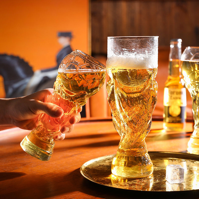 Hol dir das ultimative Upgrade für deinen Spieltag! ⚽🍺🏆