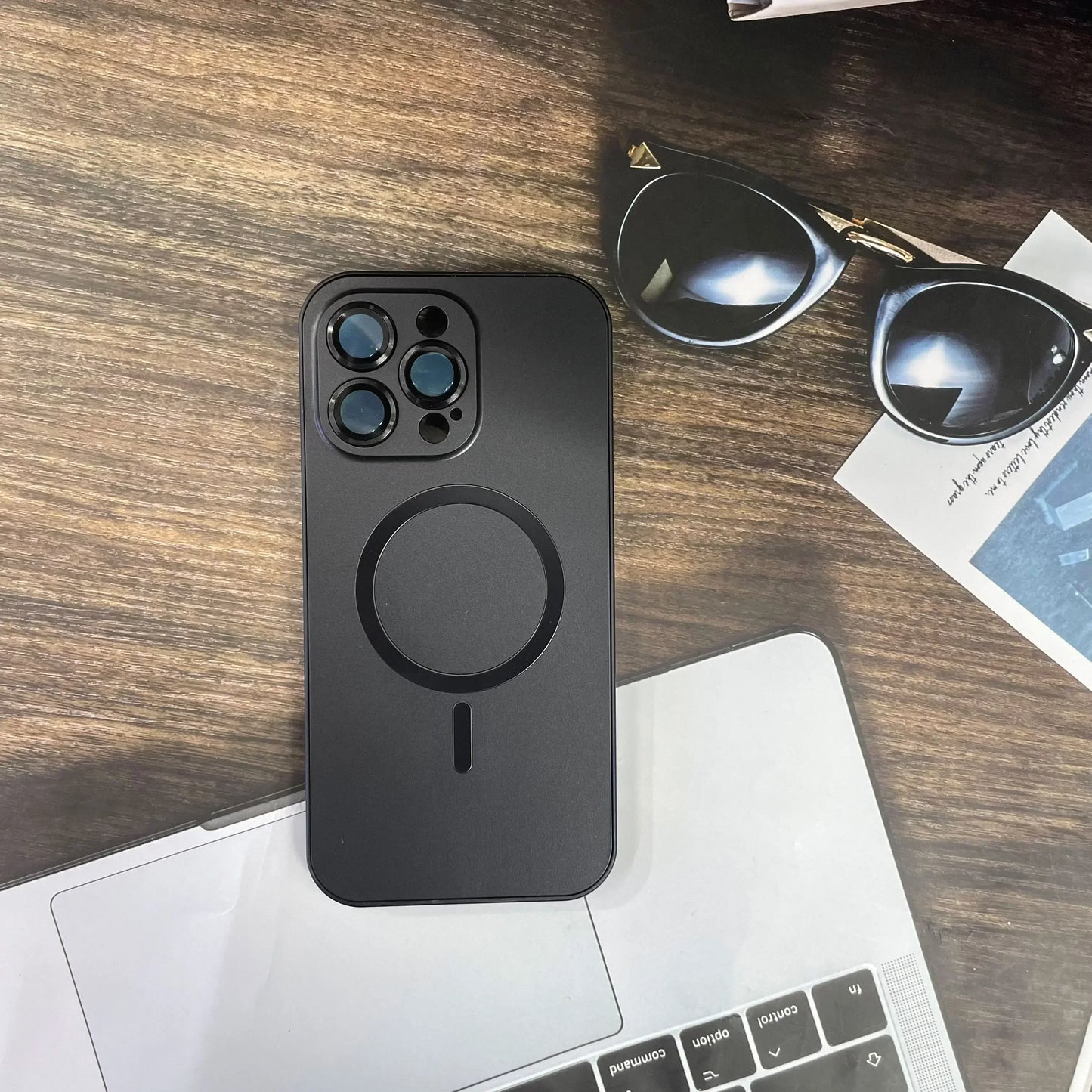 Einfache magnetische Metallhülle für iPhone